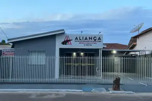 CENTRO FORMAÇAO DE CONDUTORES E MACHADO LTDA