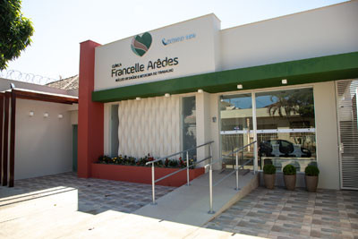 CLINICA FRANCELLE AREDES